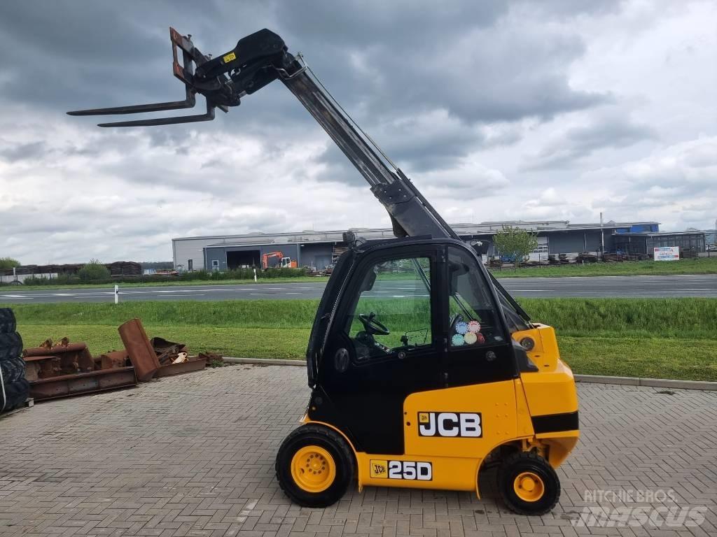 JCB TLT 25 D Manipulador telescópico