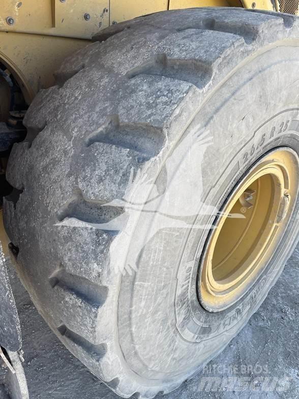 CAT 966M Carregadeiras de rodas