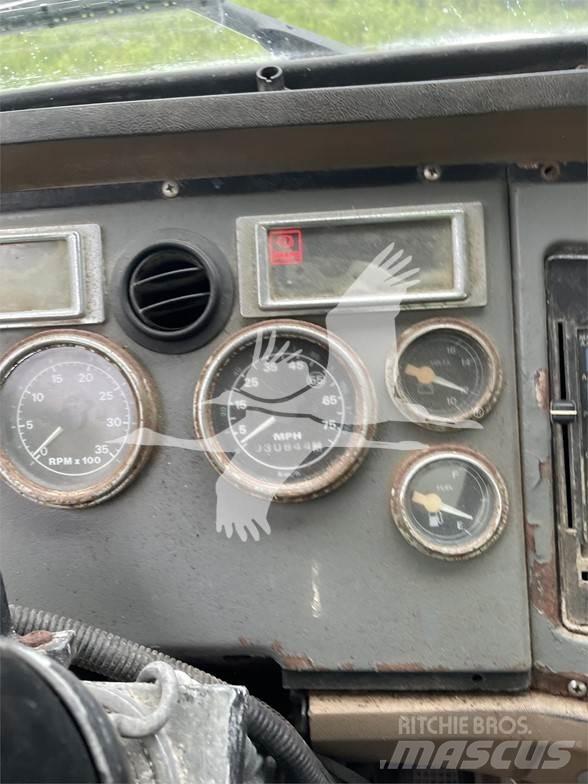 Ford 8000 Auto-tanques