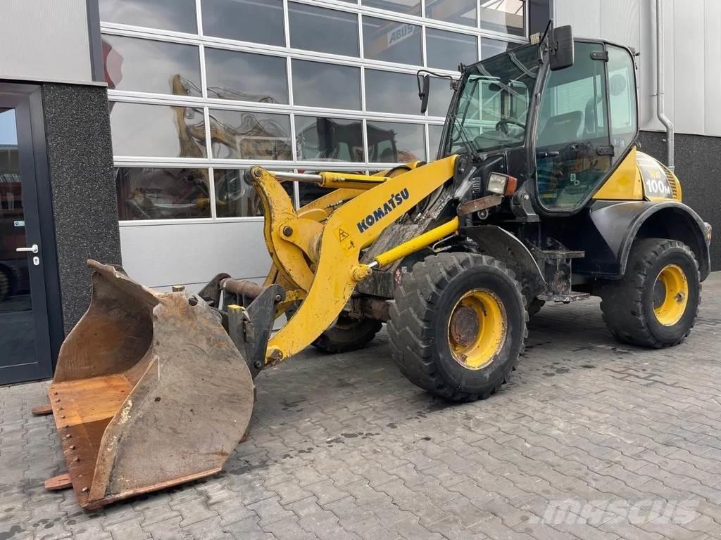 Komatsu WA100 Carregadeiras de rodas