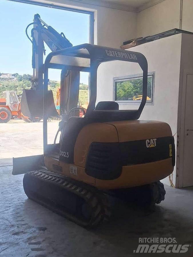 CAT 302.5 Miniescavadeiras