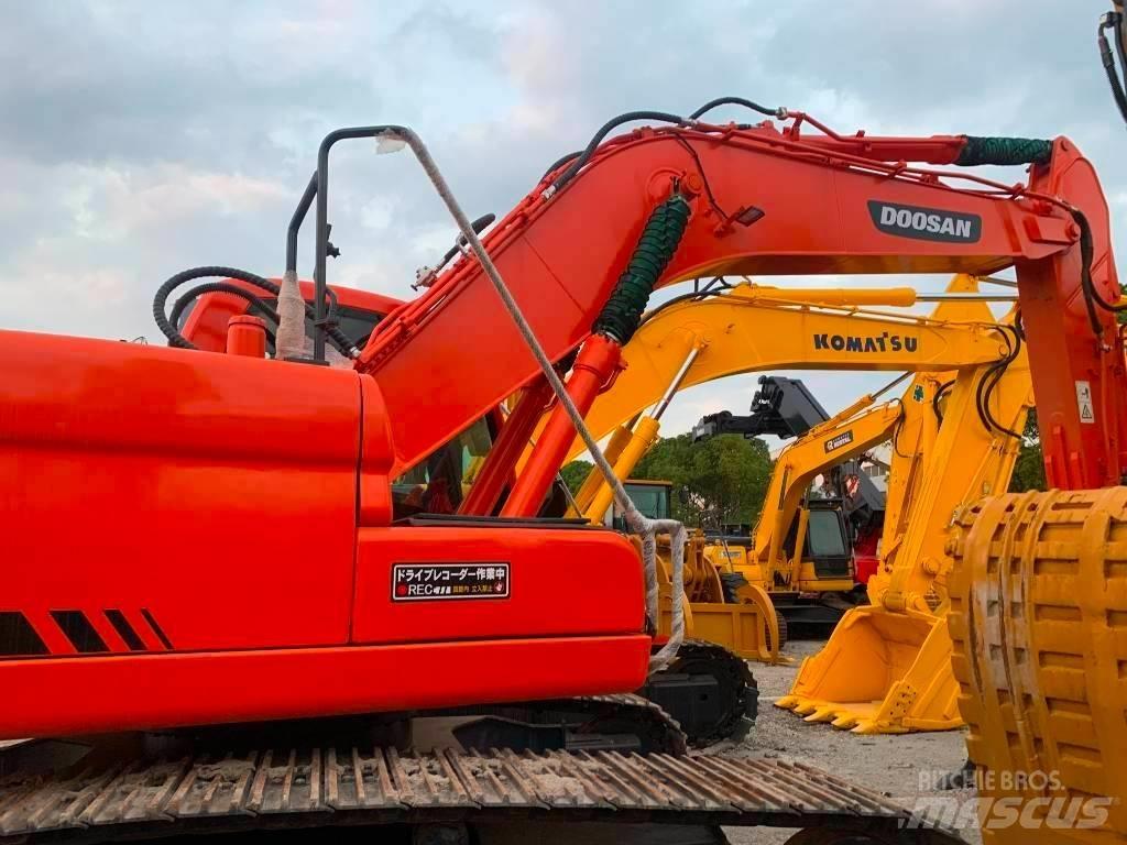 Doosan DX 225 LC Escavadeiras de esteiras