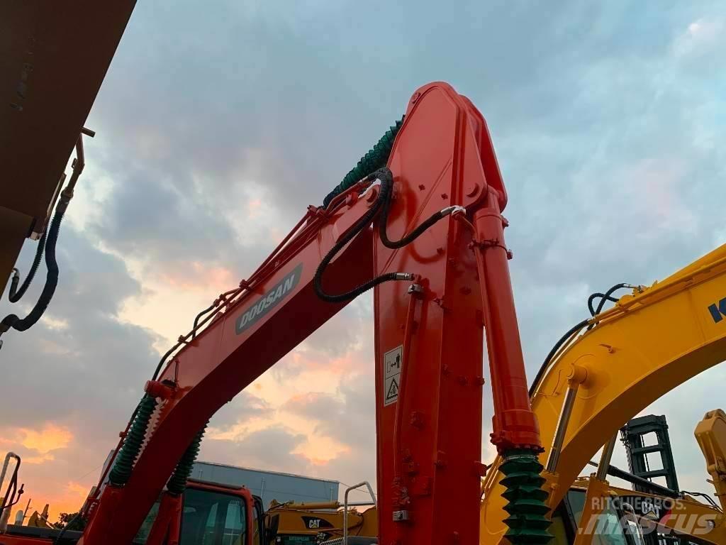Doosan DX 225 LC Escavadeiras de esteiras