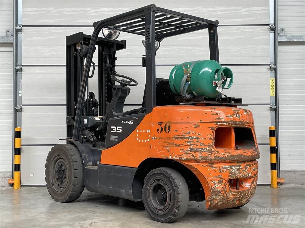 Doosan G35C-5 Empilhadores a gás