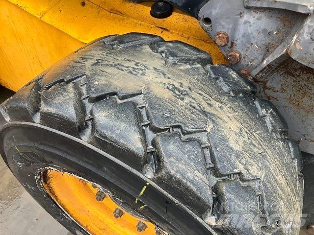 JCB 225 Minicarregadeiras