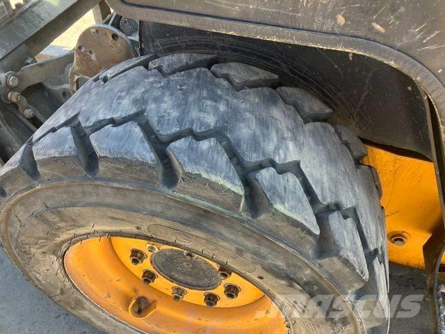 JCB 225 Minicarregadeiras