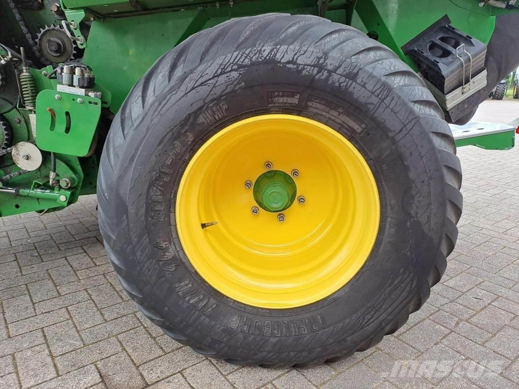 John Deere V461R Enfardadeira de rolos