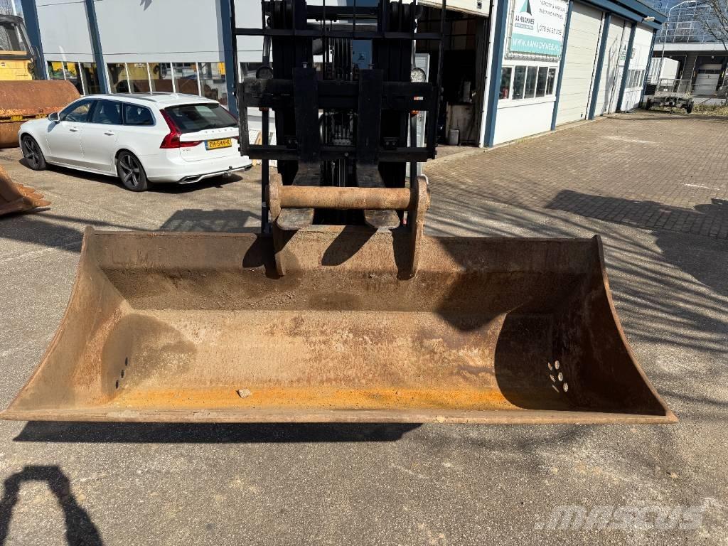 Komatsu HB 215 LC-2 Escavadeiras de esteiras