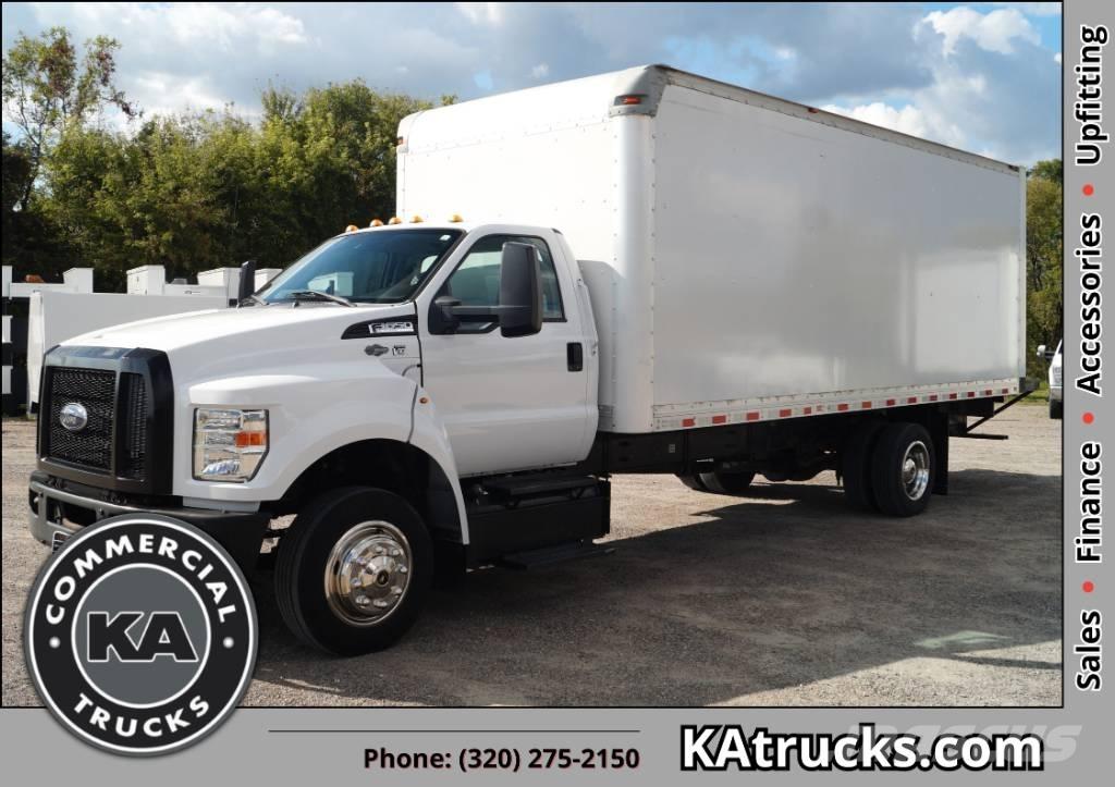 Ford F 650 Caminhões de caixa fechada