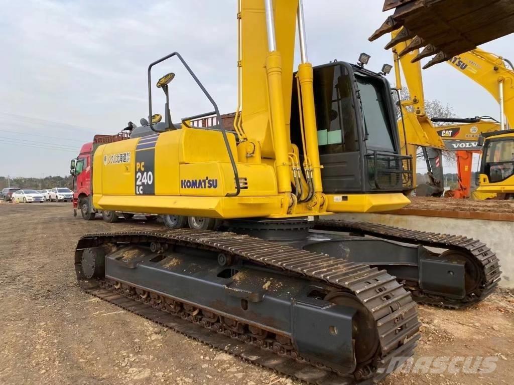 Komatsu 240LC-8 Escavadeiras de esteiras