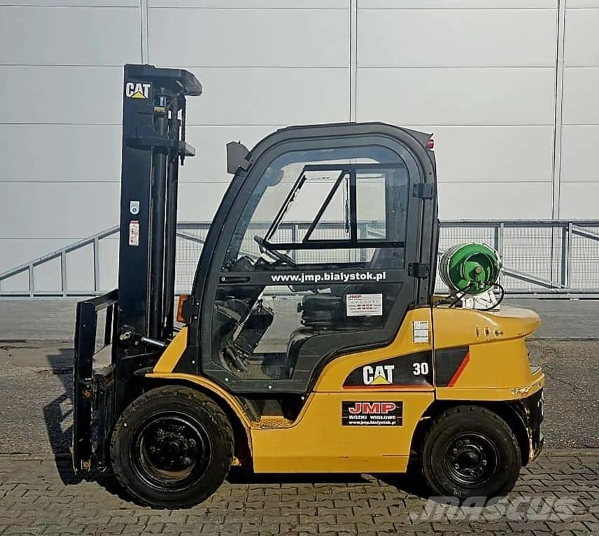 CAT GP 30 N Empilhadores a gás