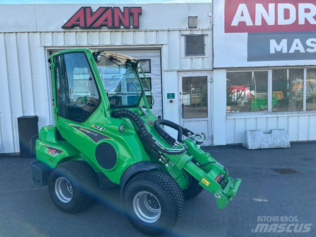 Avant E 527 Med  hytt Minicarregadeiras