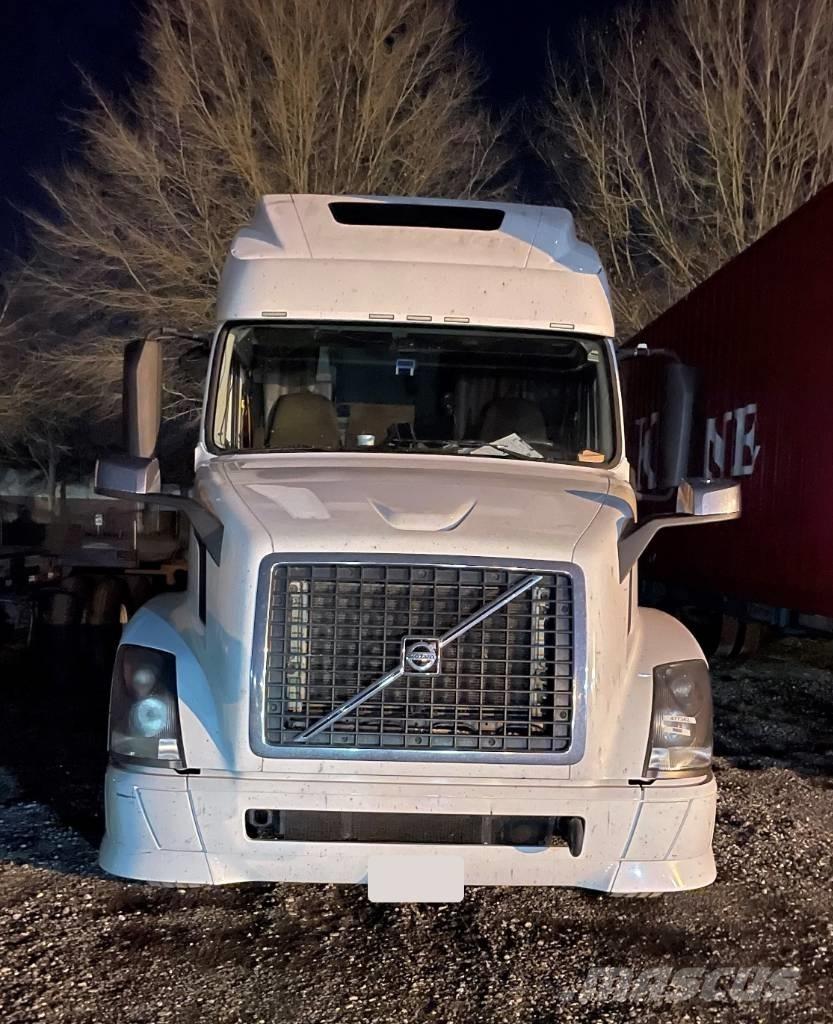Volvo VNL 42 670 Cavalos Mecânicos