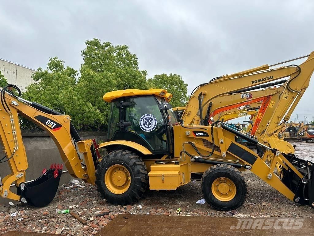 CAT 420 F Retroescavadeiras
