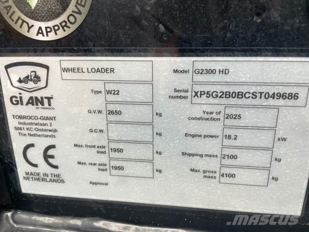 GiANT G2300 HD Carregadeiras de rodas