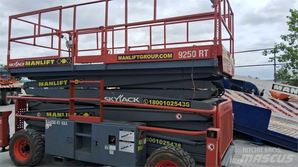 SkyJack 9250RT Elevadores de tesoura