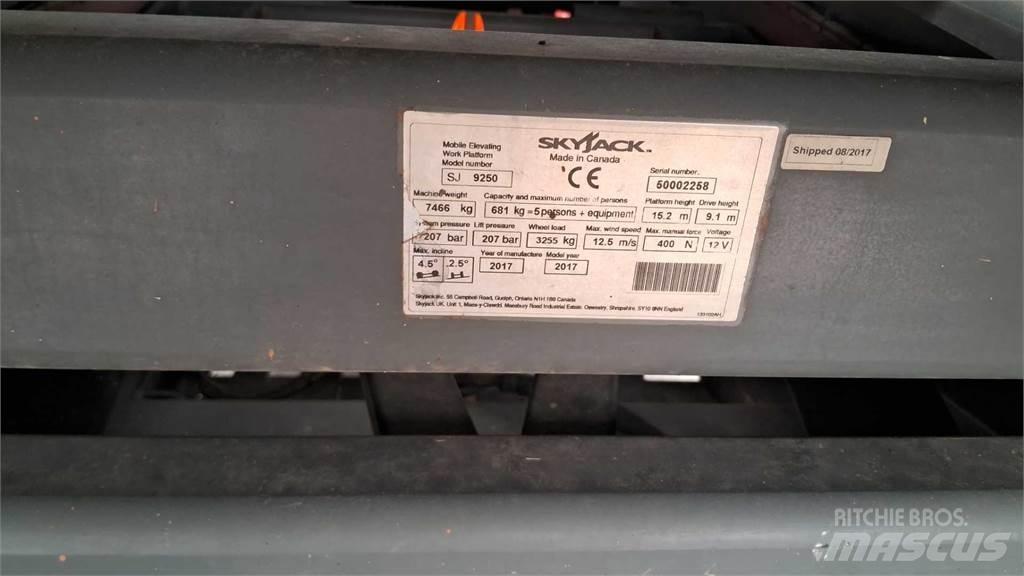 SkyJack 9250RT Elevadores de tesoura