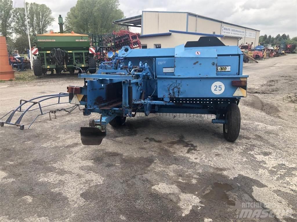 Fortschritt K 430 Enfardadeira de fardos quadrados