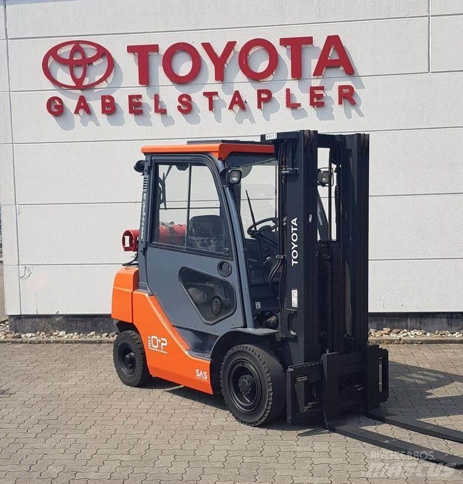 Toyota 02-8FGF25 Empilhadores a gás