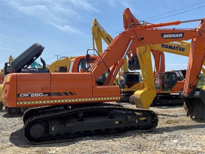Doosan DX 260LC Escavadeiras de esteiras