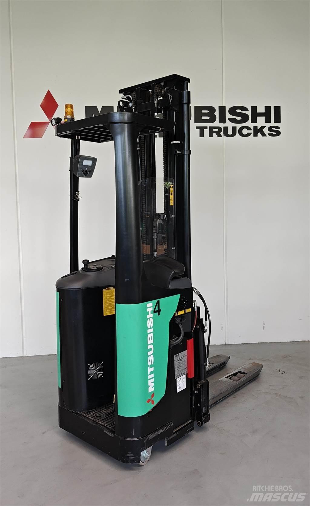 Mitsubishi SBR16NI Porta-paletes com plataforma