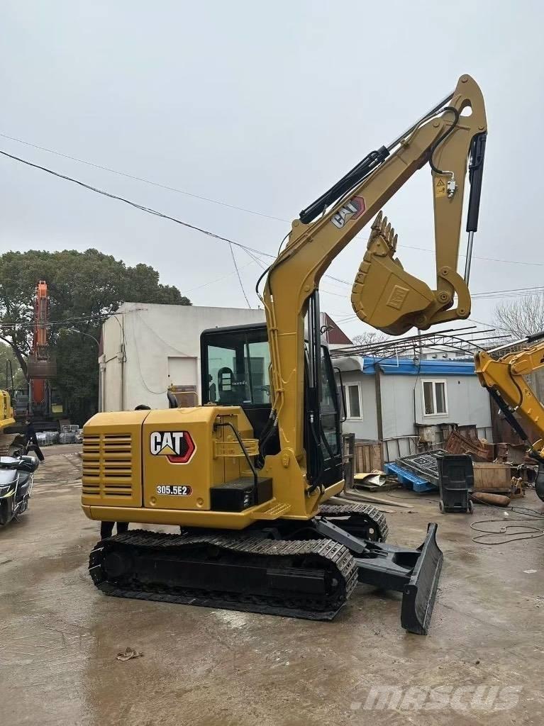 CAT 305.5 Miniescavadeiras