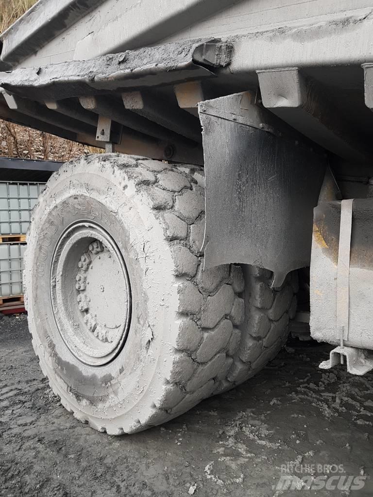 Komatsu HD 465-5 Camiőes basculantes rígidos