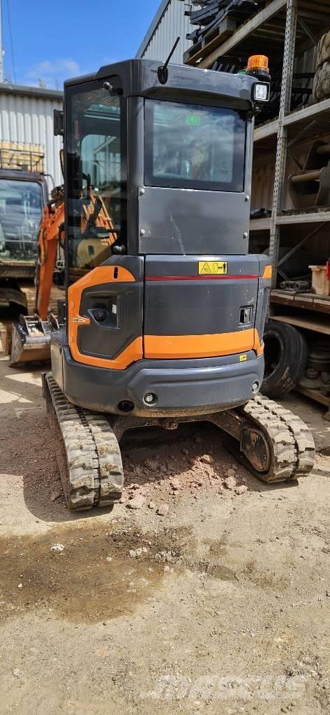 Develon DX 27 Z-7 Miniescavadeiras