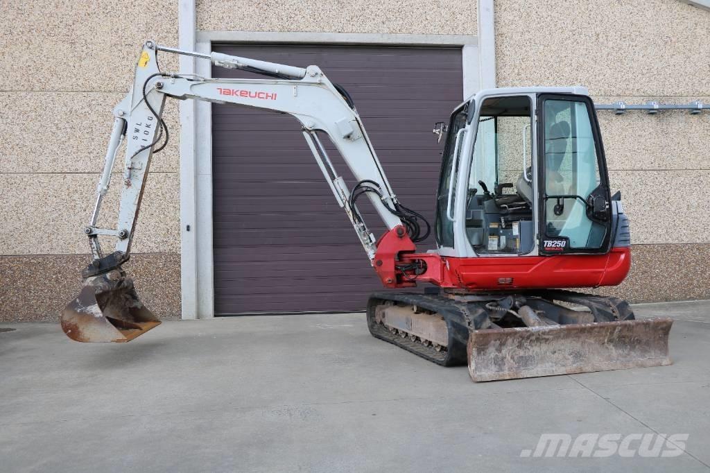 Takeuchi TB 250 Miniescavadeiras
