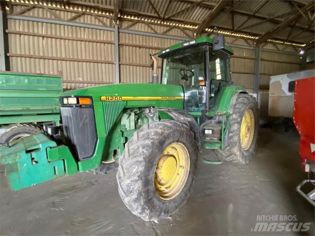 John Deere 8200 Tratores Agrícolas usados