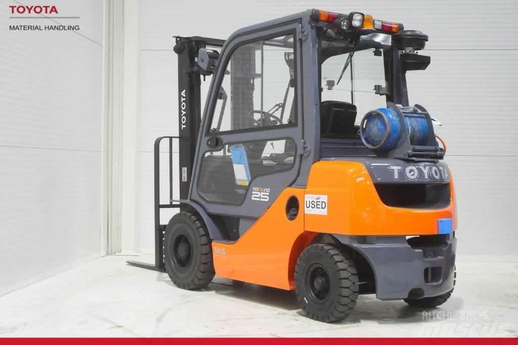 Toyota 02-8 FGF 25 Empilhadores a gás