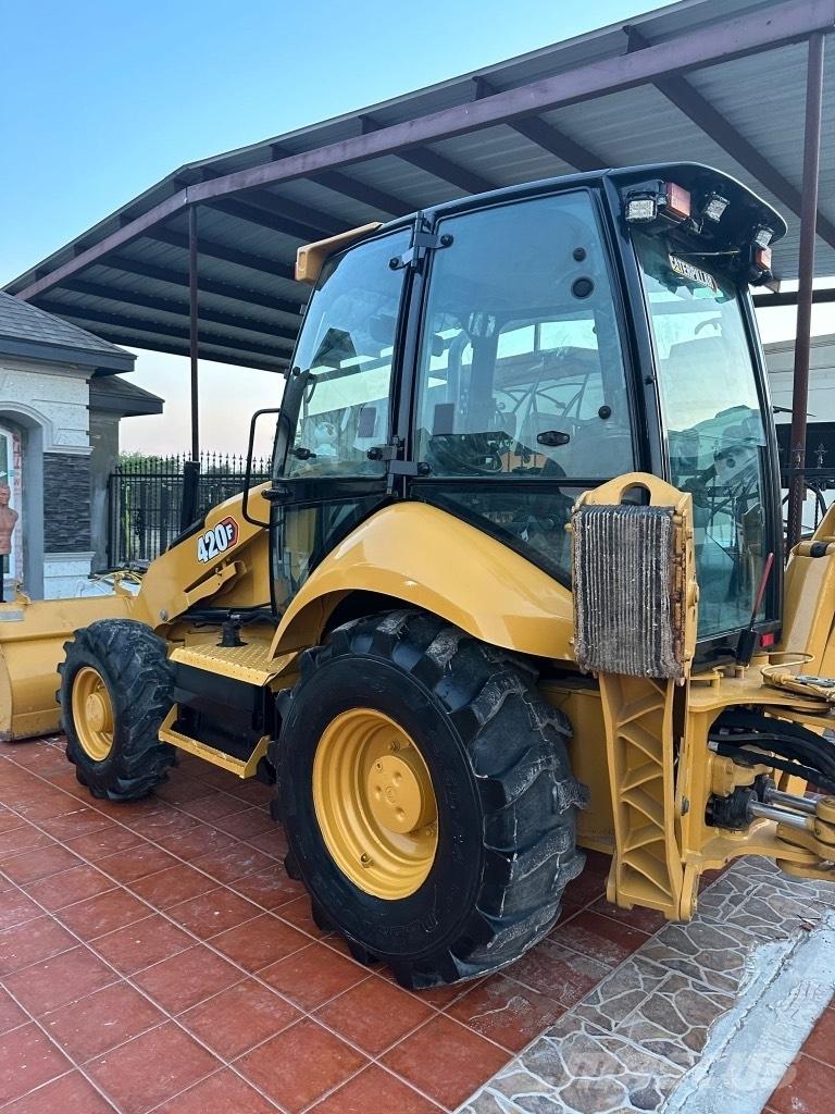 CAT 420 F Retroescavadeiras
