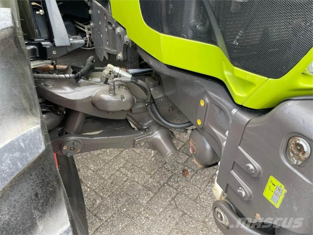 CLAAS Arion 650 Tratores Agrícolas usados