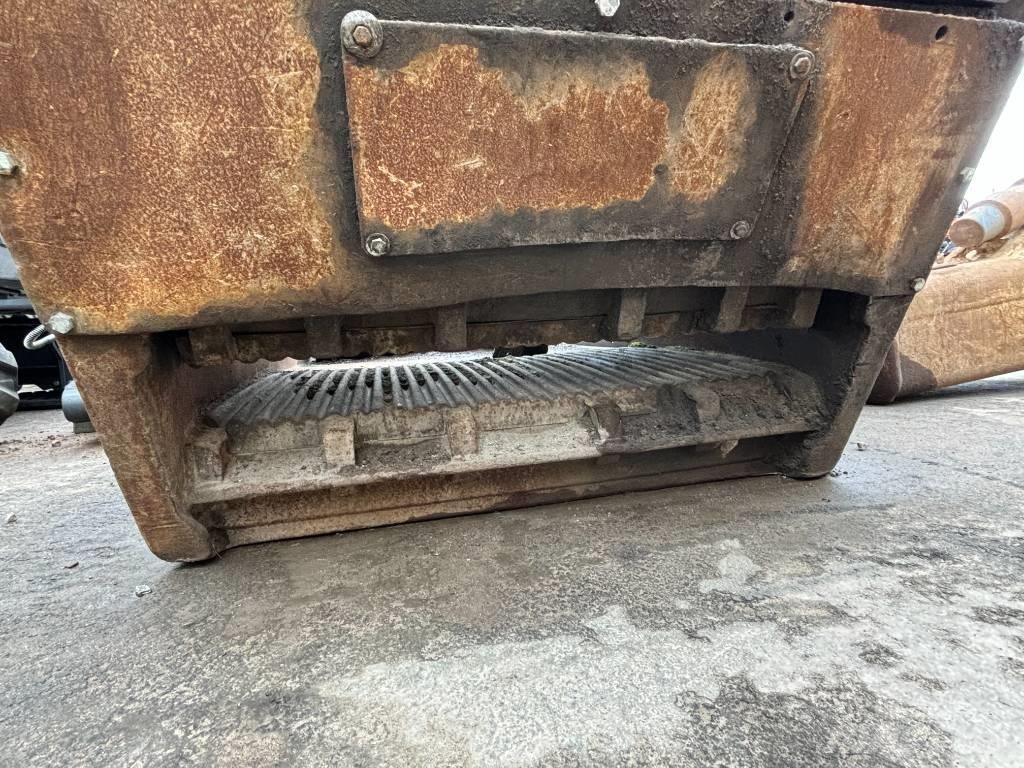 MB Crusher 120 Baldes britadores