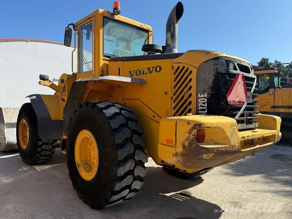 Volvo L 120 E Carregadeiras de rodas