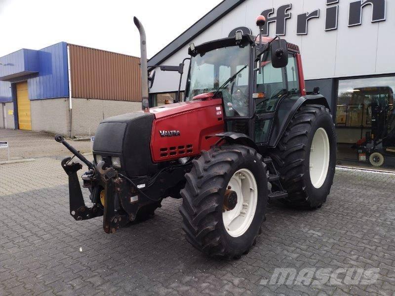 Valtra 6850 Tratores Agrícolas usados