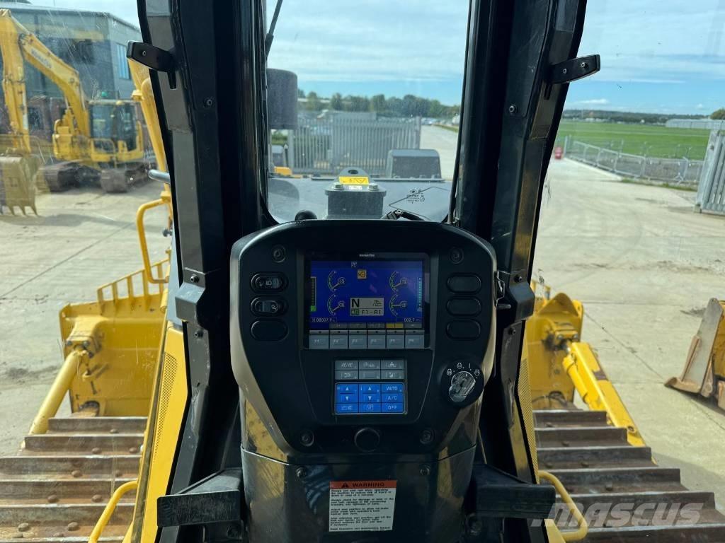 Komatsu D85PX-18 Dozers - Tratores rastos