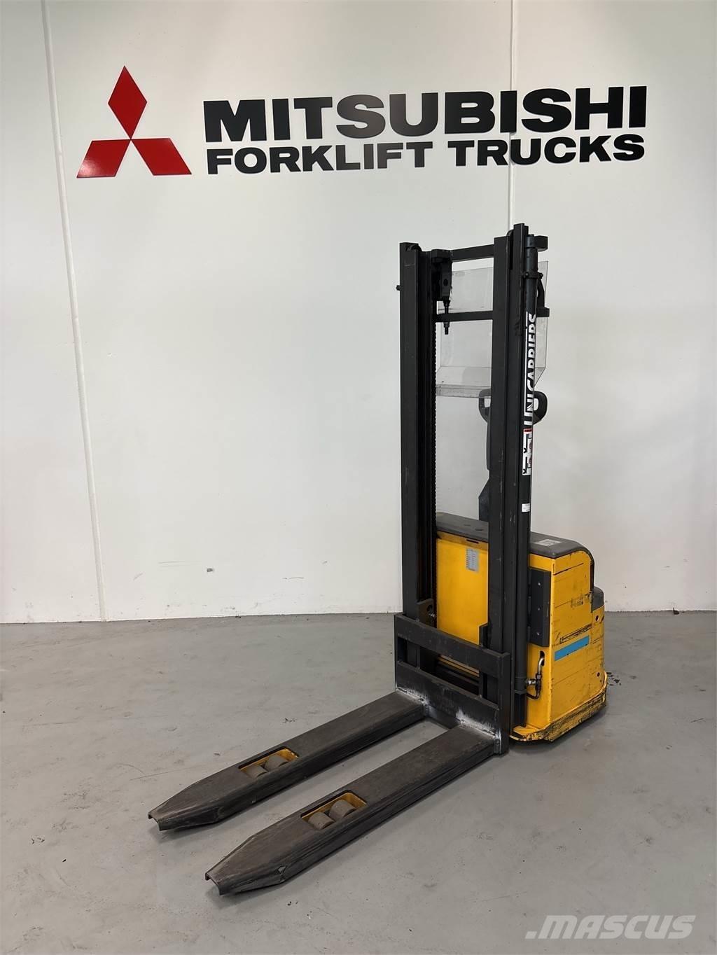 Atlet PS125 Empilhador para operador externo