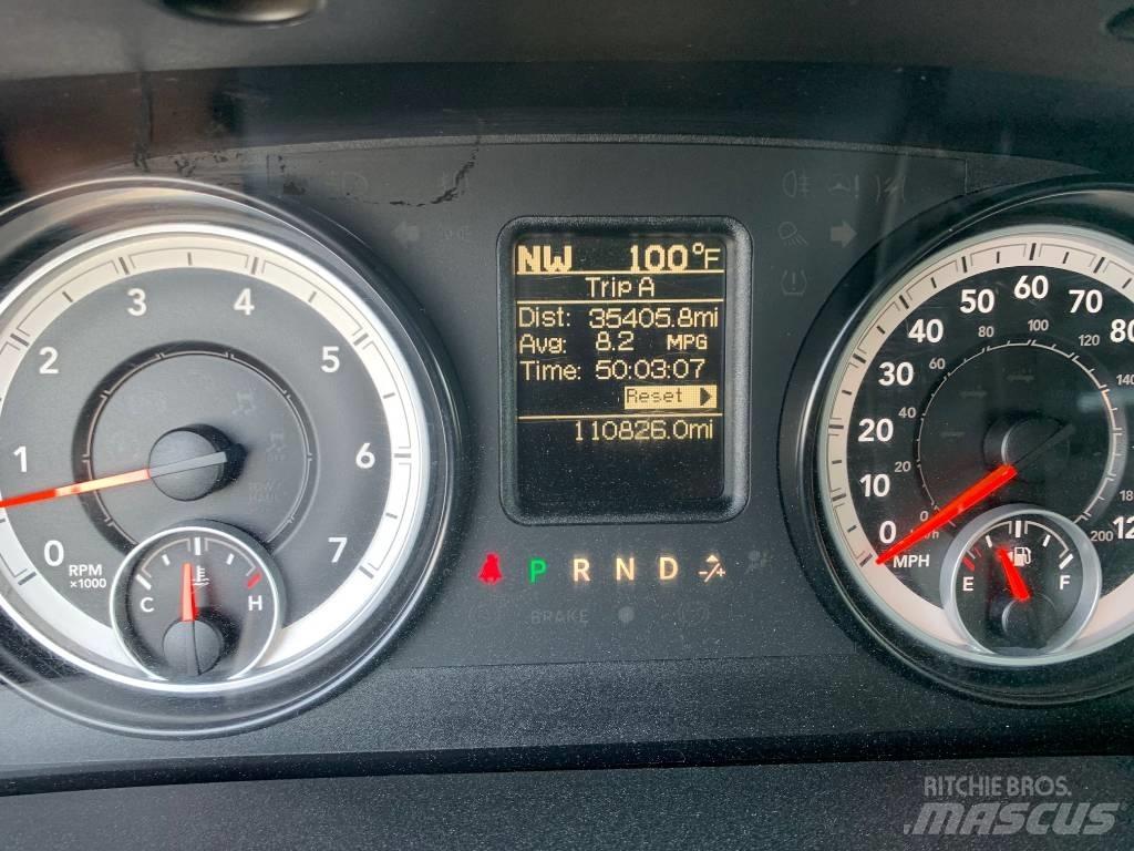 RAM 3500 TRADESMAN Camiões estrado/caixa aberta