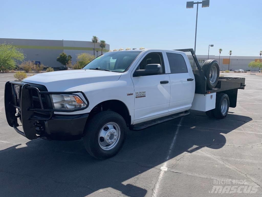 RAM 3500 TRADESMAN Camiões estrado/caixa aberta