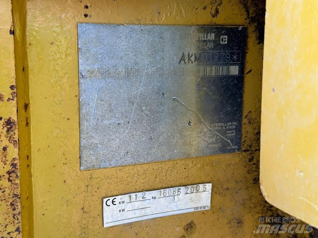 CAT D6N Dozers - Tratores rastos