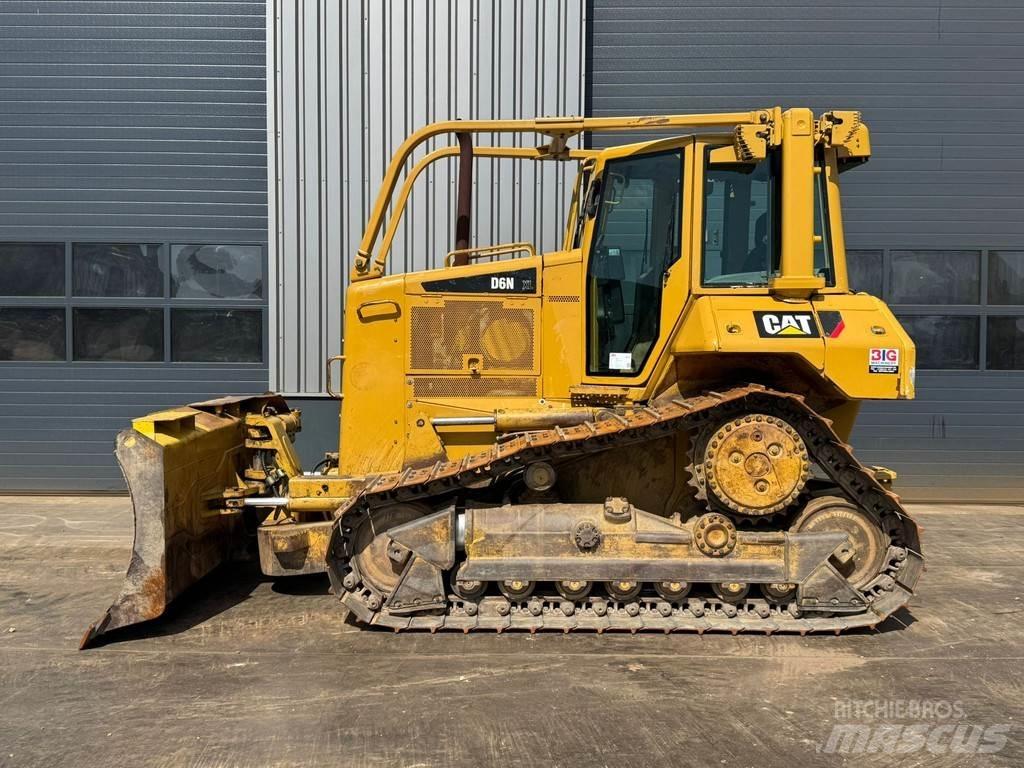 CAT D6N Dozers - Tratores rastos