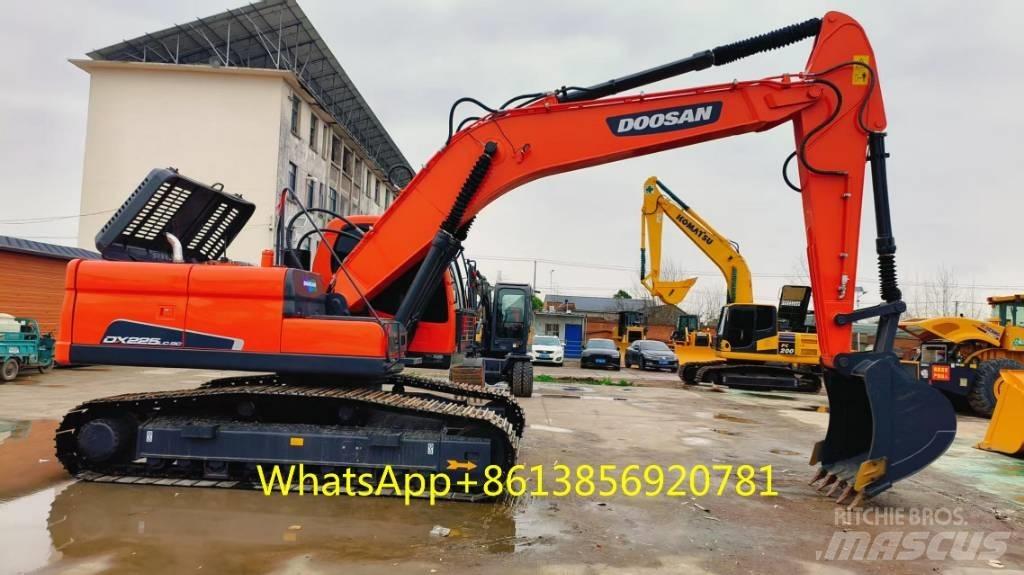 Doosan DX 225 Escavadeiras de esteiras