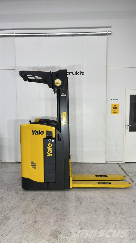 Yale MS 16 S Self propelled stackers