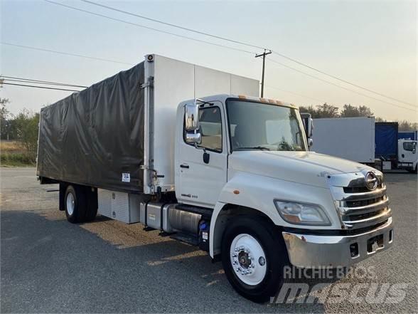 Hino 338 Camiões caixa cortinas laterais
