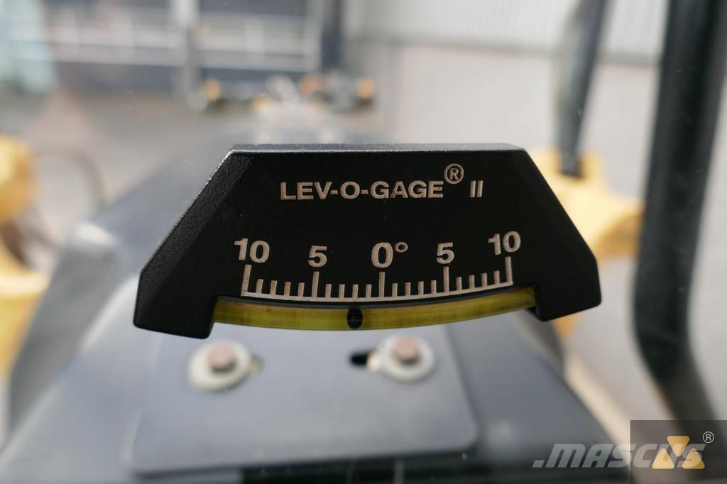 CAT 140M2 Motoniveladoras