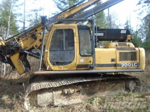 John Deere 200 LC Desgalhadores