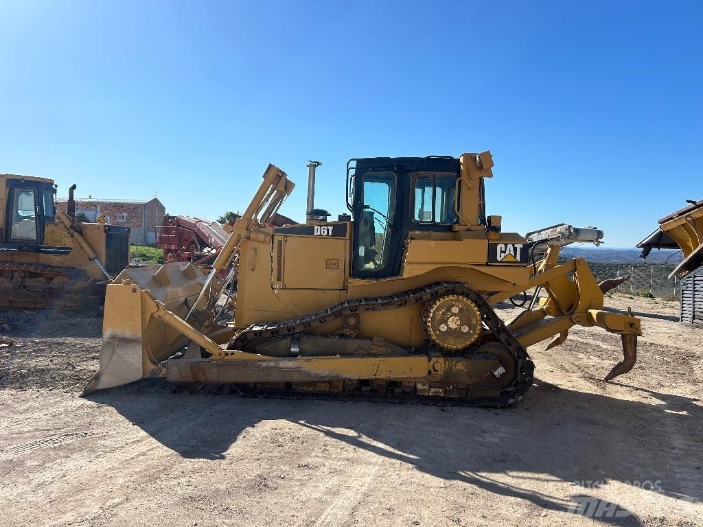 CAT D 6 T XL Dozers - Tratores rastos