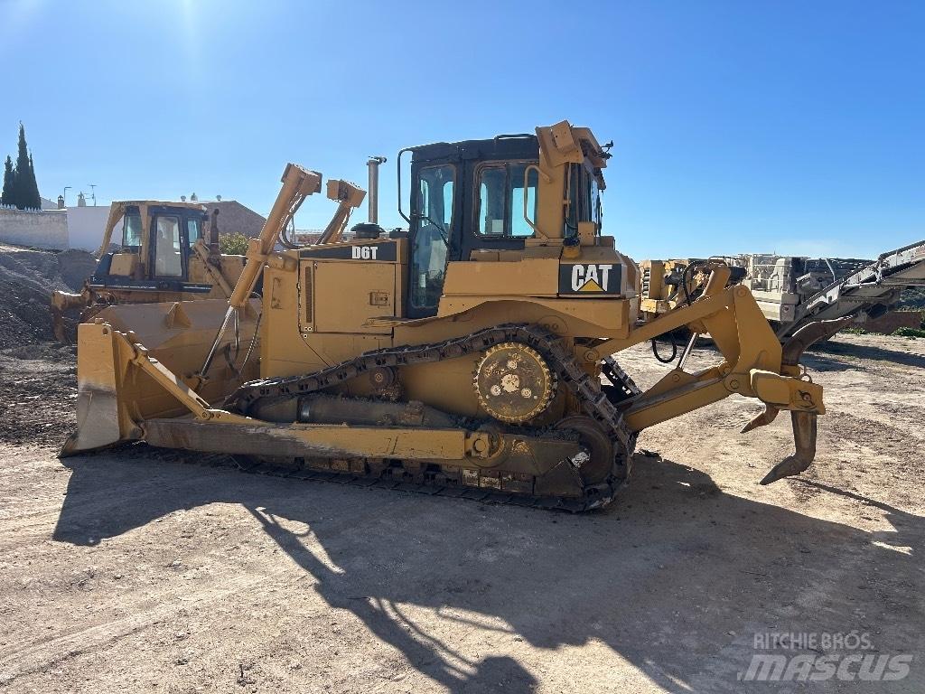 CAT D 6 T XL Dozers - Tratores rastos
