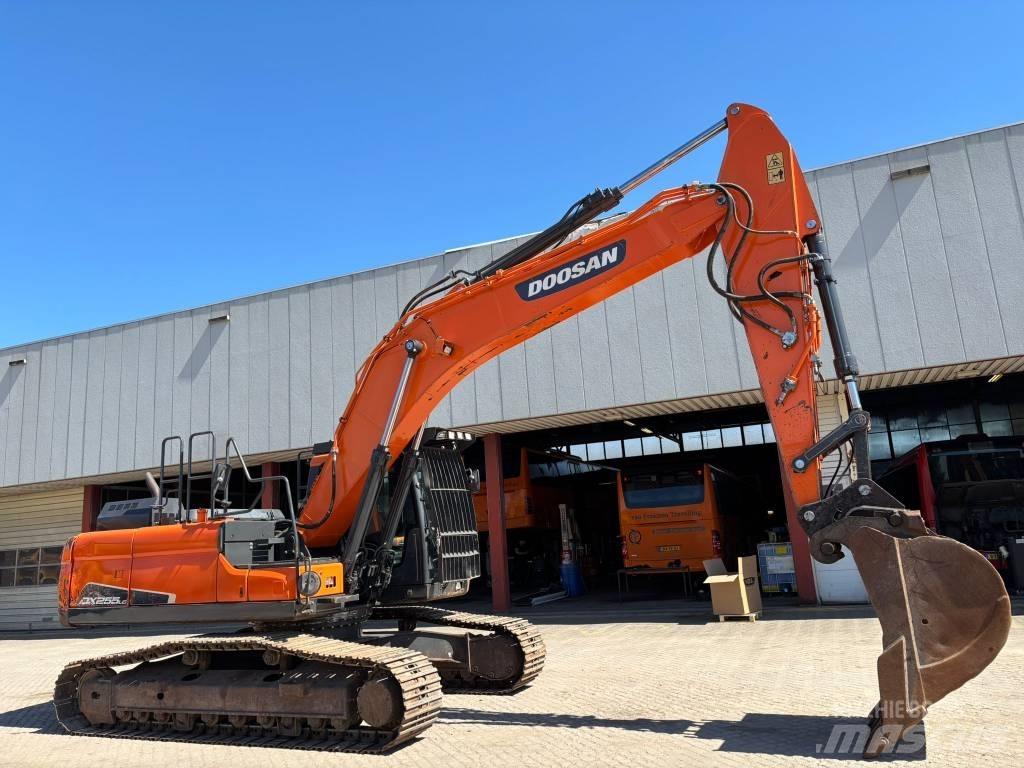 Doosan DX 255 NLC-5 Escavadeiras de esteiras